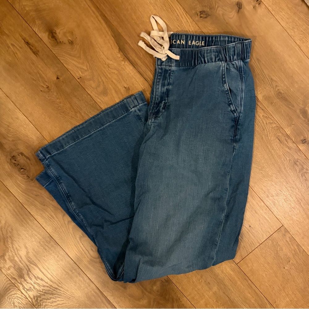 American Eagle AE Stretch Low-Rise Ultra Wide-Leg Pull-On Jean